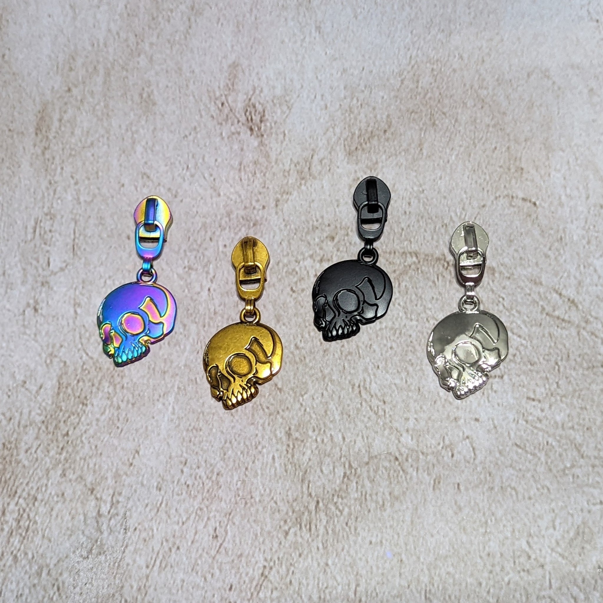Skull #5 zipper pull