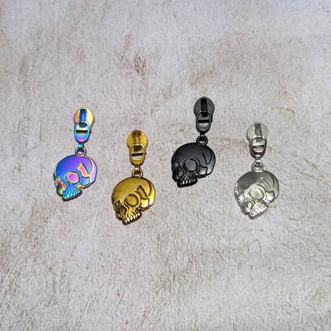 Skull #5 zipper pull
